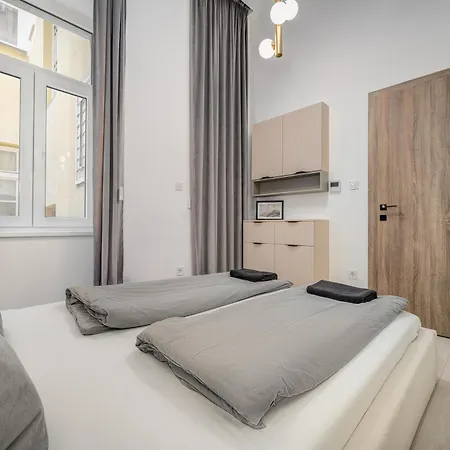 D10 * Budapest