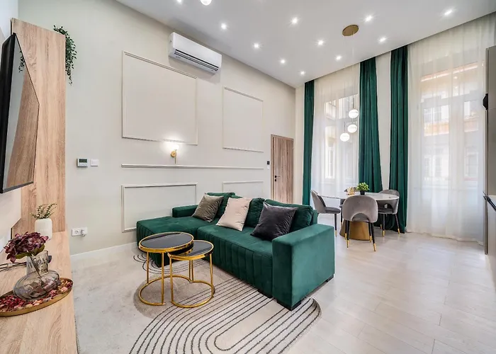 Апартаменты D10 Central Residence *